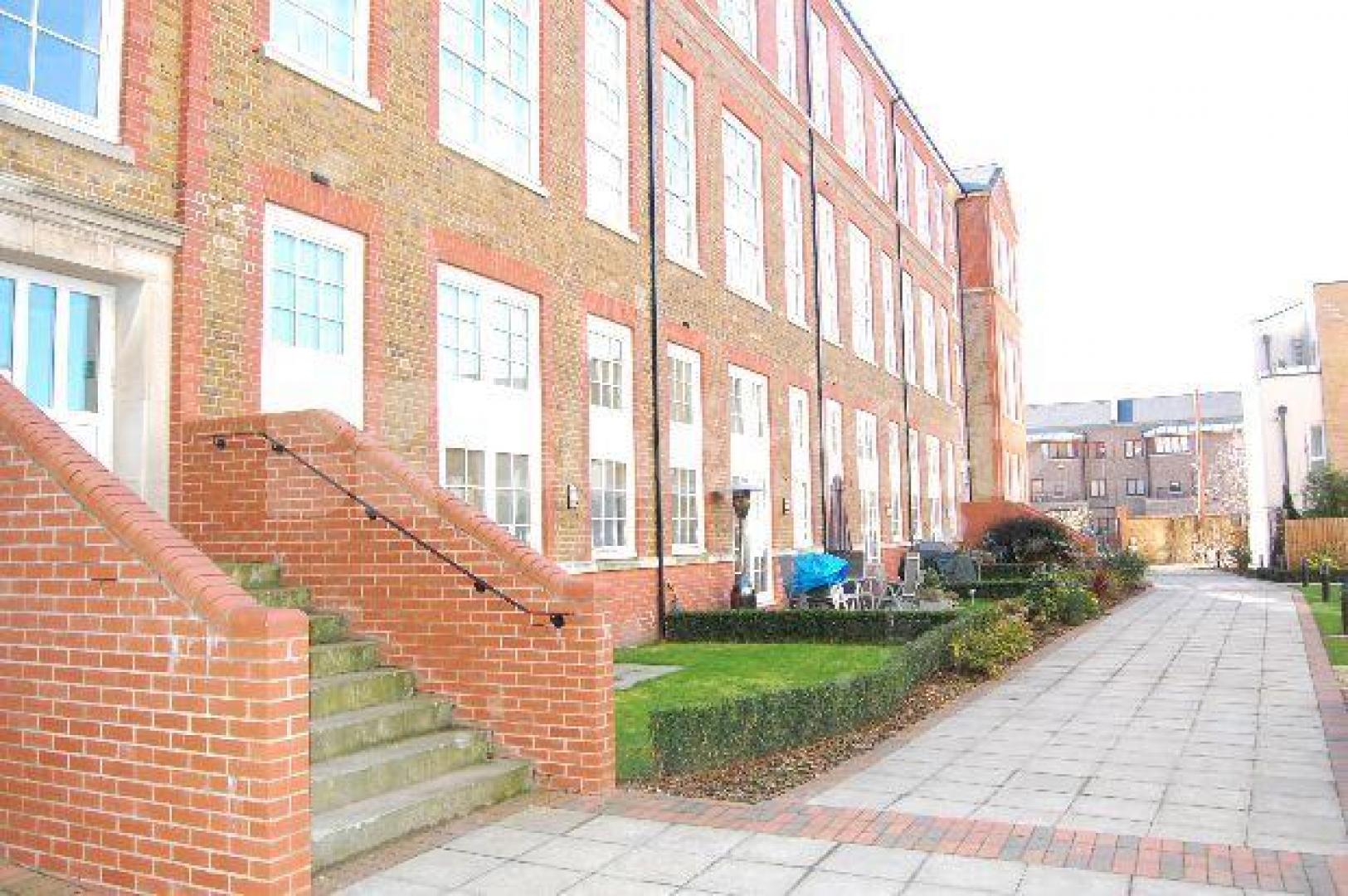 			New Instruction, 2 Bedroom, 1 bath, 1 reception Flat			 Enfield Road, DE BEAUVOIR